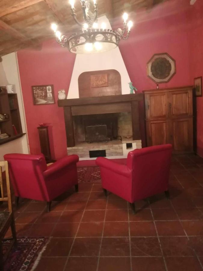 Beb Le Case Rosse Verucchio Esterno foto